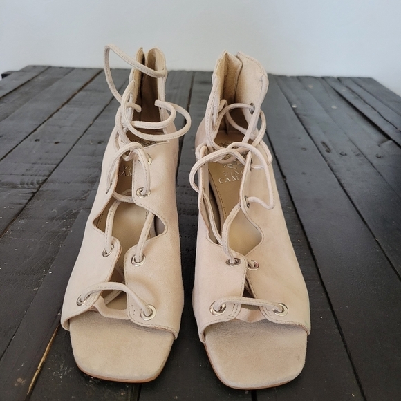 Vince Camuto NWOT Nahara Women's 6 Beige Suede Lace Up Booties Ankle Peep Toe - Picture 3 of 10